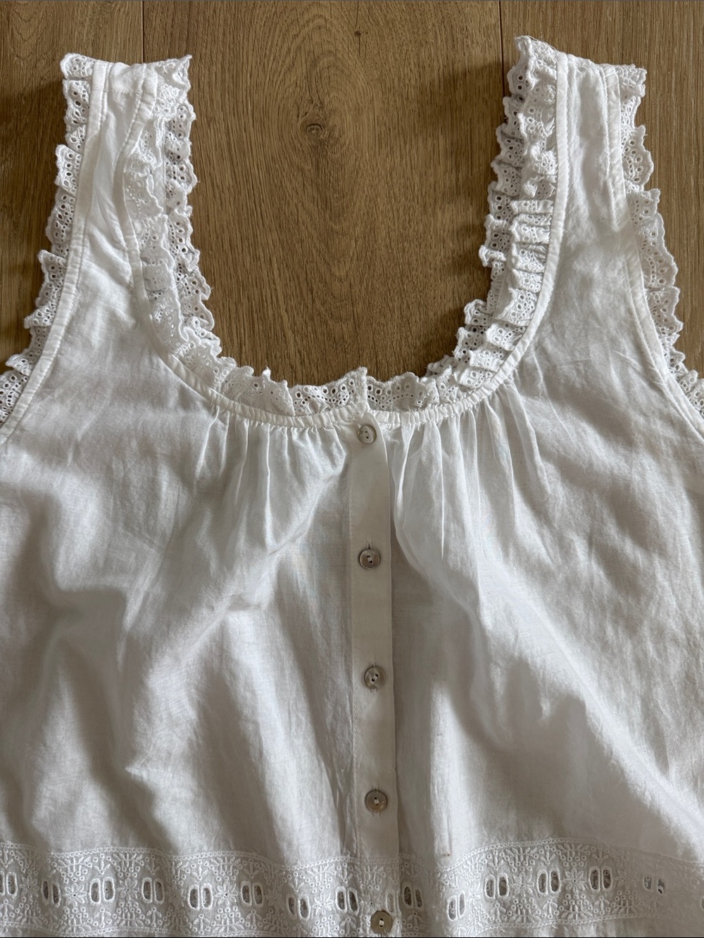 Madewell Embroidered Ruffle Trim Sleeveless Top In Eyelet White sz. S - Picture 3 of 6